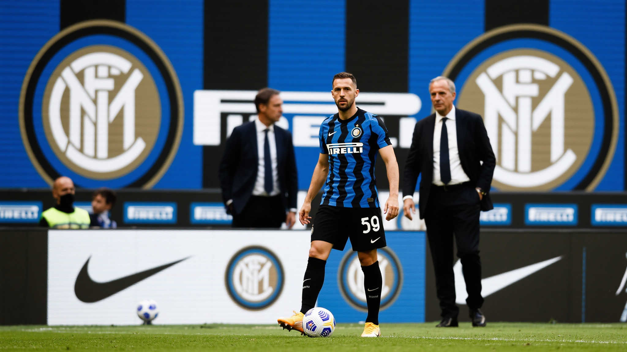 近年来，随着欧洲足坛竞争加剧，各大球队纷纷寻求新的